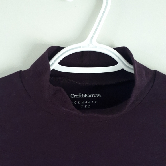 Croft and Barrow Long Sleeve Mockneck Classic Tee in Maroon, size Large - Picture 2 of 8